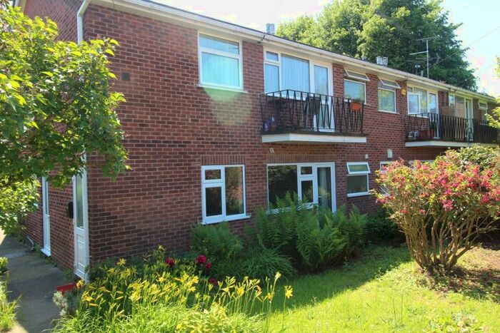 2 Bedroom Flat To Rent In Rise Court, Hamilton Road, Nottingham, NG5
