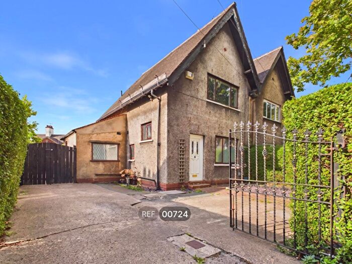 3 Bedroom Semi-Detached House To Rent In Chestnut Grove, Garden Village, HU8