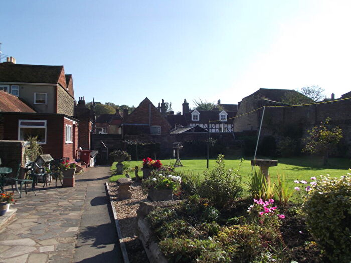 1 Bedroom Flat To Rent In Midhurst, GU29