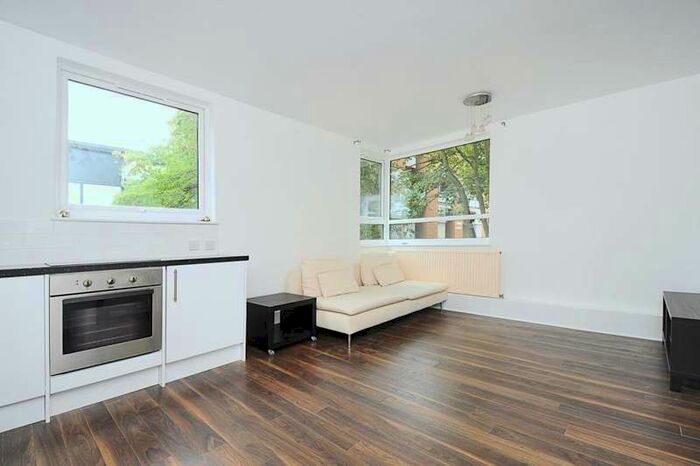 1 Bedroom Apartment To Rent In Victoria Villas, Richmond, TW9