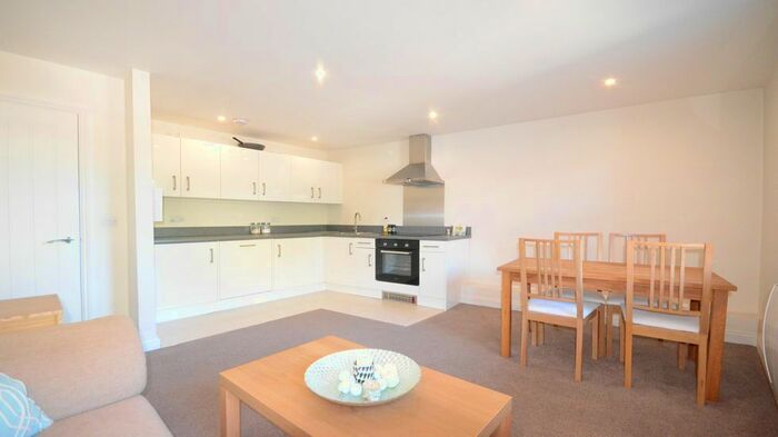 1 Bedroom Flat To Rent In Charles Street, Windsor, SL4