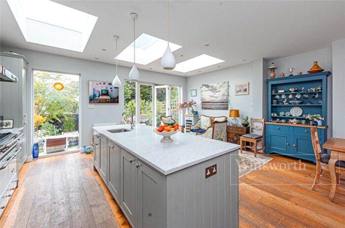 4 Bedroom Semi-Detached House For Sale In Hardinge Road, London, NW10
