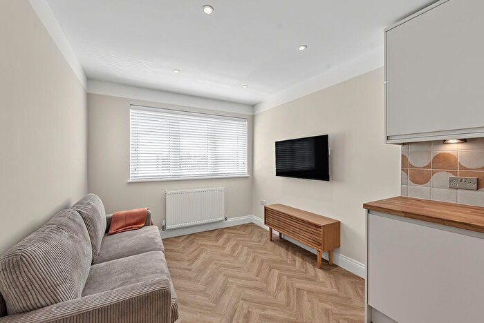 1 Bedroom Apartment To Rent In Montgomerie Road, Southsea, PO5