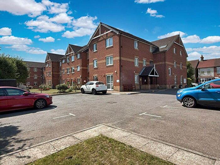 1 Bedroom Retirement Property For Sale In Butts Road, Stanford-Le-Hope, Essex, SS17