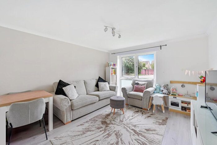 1 Bedroom Flat For Sale In Gatley Avenue, Ewell, KT19