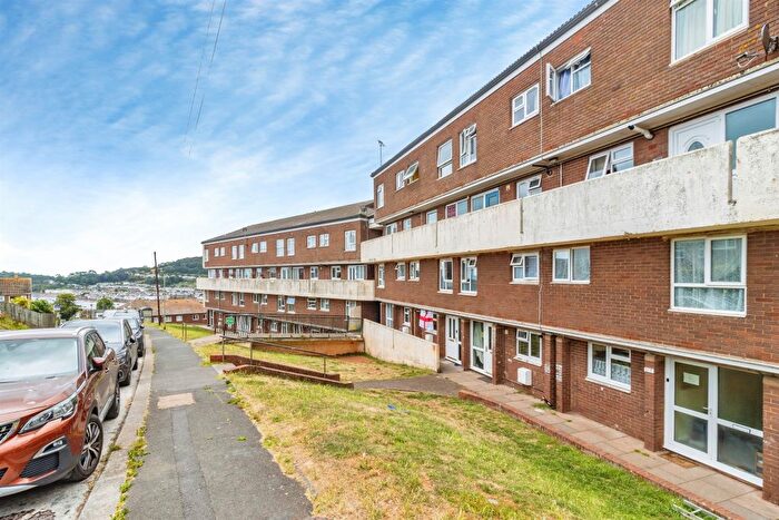 3 Bedroom Maisonette For Sale In Kingsway, Teignmouth, TQ14