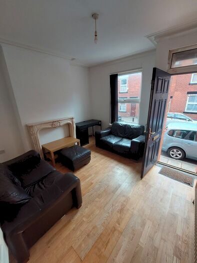 3 Bedroom Terraced House To Rent In Burley Lodge Terrace, Hyde Park, Leeds, LS6