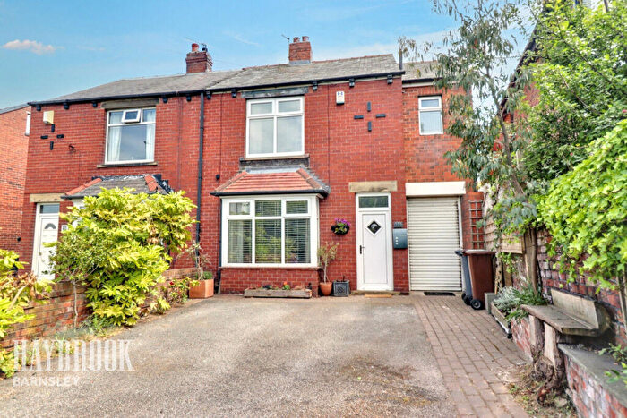 3 Bedroom Semi-Detached House For Sale In Barnsley Road, Barugh Green, S75