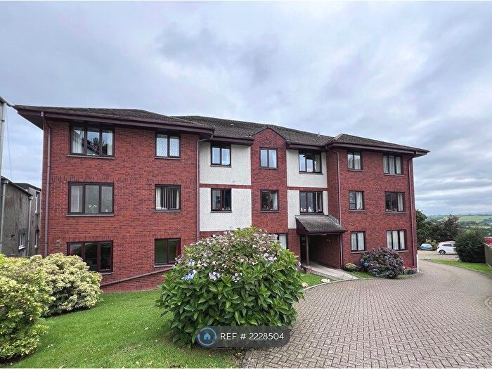 2 Bedroom Flat To Rent In Prouts Court, Launceston, PL15