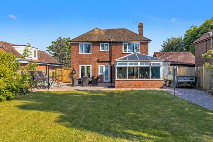 3 Bedroom Detached House For Sale In Sandyhurst Lane, Ashford, TN25