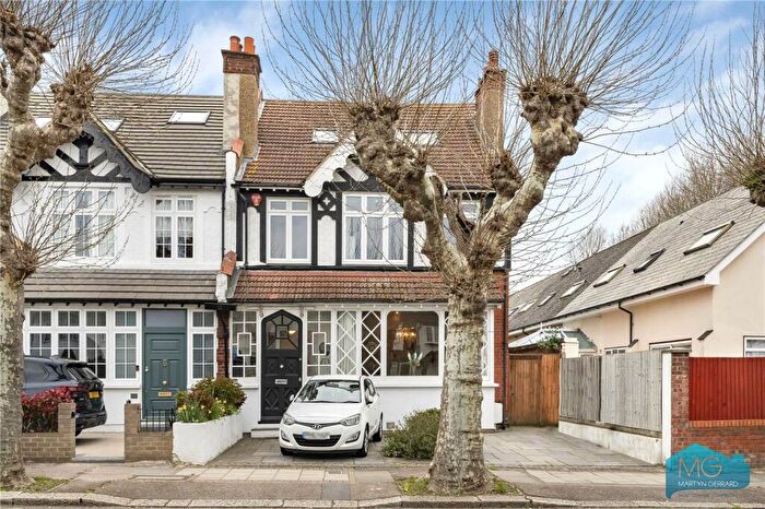 6 Bedroom Semi Detached House For Sale In Christchurch Avenue, London, N12