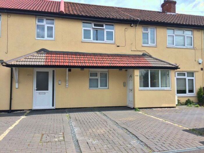 2 Bedroom Flat To Rent In Allenby Road, Grrenford, UB6