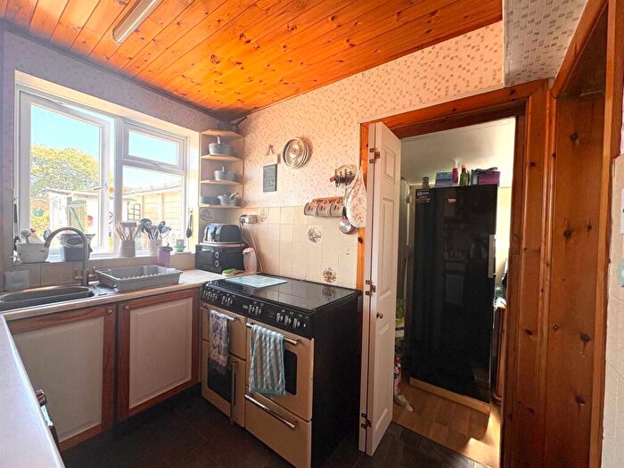 4 Bedroom Semi-Detached House For Sale In Hillsea Road, Swanage, BH19 - Photo 5