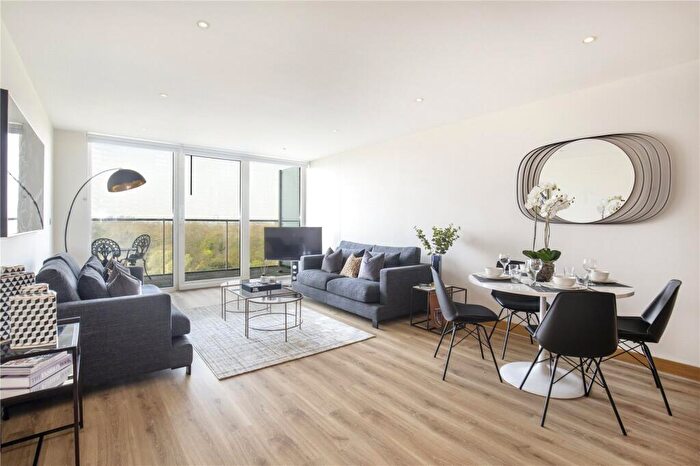2 Bedroom Apartment To Rent In Eustace Building, Queenstown Road, London, SW11