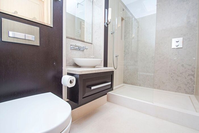 2 Bedroom Flat To Rent In Abell House, John Islip Street, London, SW1P