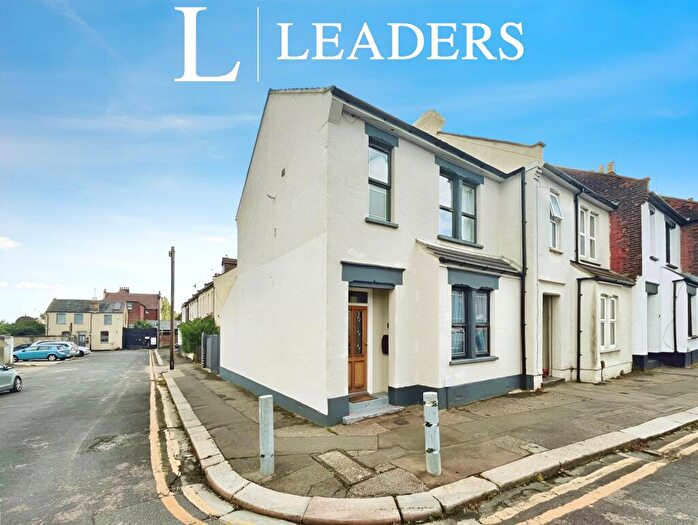 3 Bedroom End Of Terrace House To Rent In Roots Hall Avenue, Southend On Sea, SS2