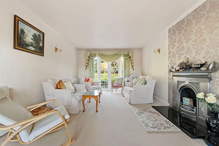 4 Bedroom Detached House For Sale In Sandy Lane, Cheam, SM2