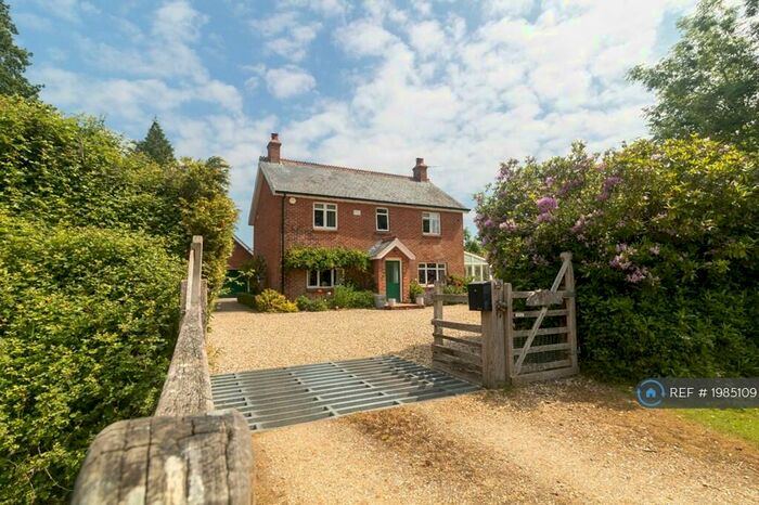 4 Bedroom Detached House To Rent In Cadnam Lane, Cadnam, SO40