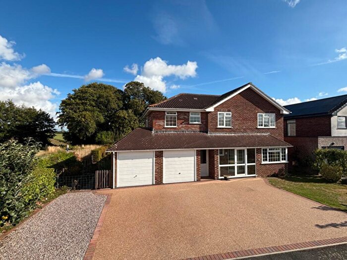 5 Bedroom Detached House For Sale In Courtenay Road, Winchester, SO23