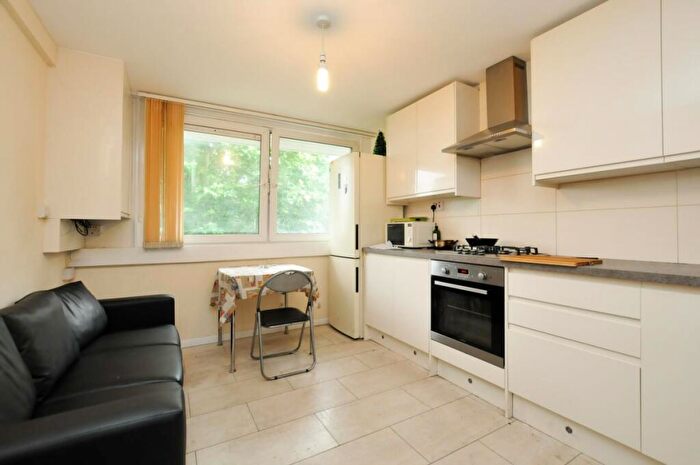 4 Bedroom Flat To Rent In Georges Road, Holloway, N7