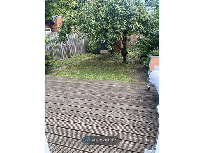 Studio To Rent In Mitchell Road, London, N13