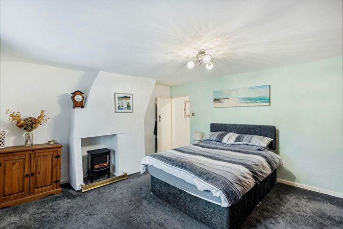 2 Bedroom Cottage For Sale In Blackburn Road, Bolton, BL7