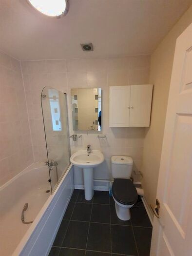 2 Bedroom Flat To Rent In Westfield Parade, Byfleet Road, New Haw, KT15