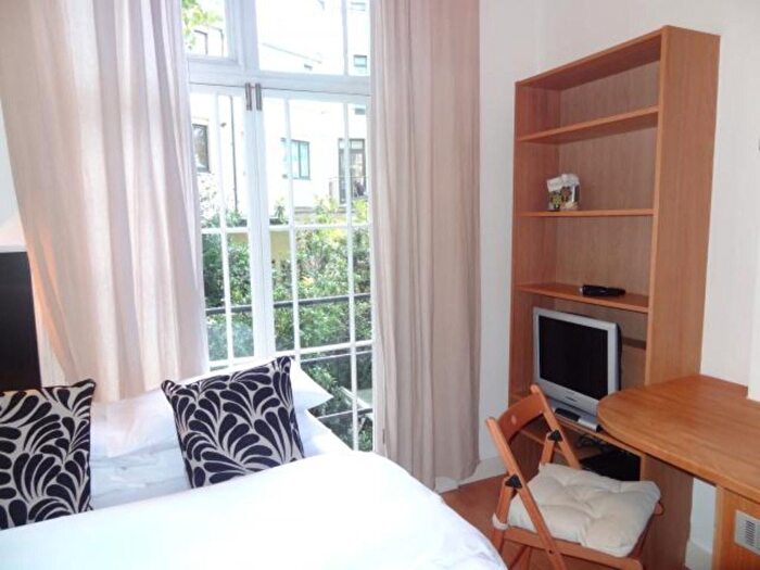 Studio To Rent In Cartwright Gardens, London, WC1H