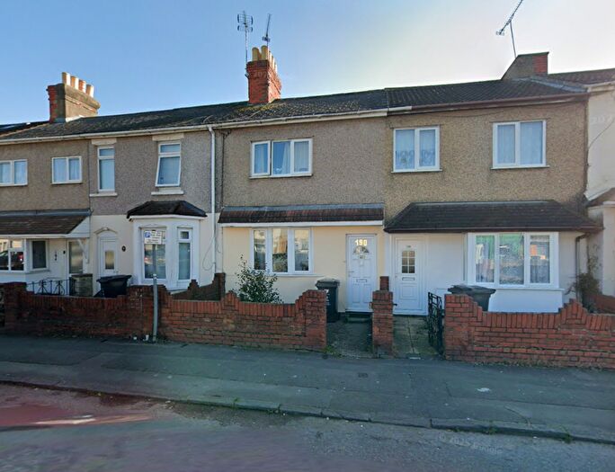 3 Bedroom Terraced House For Sale In Cricklade Road, Gorse Hill, Swindon, SN2