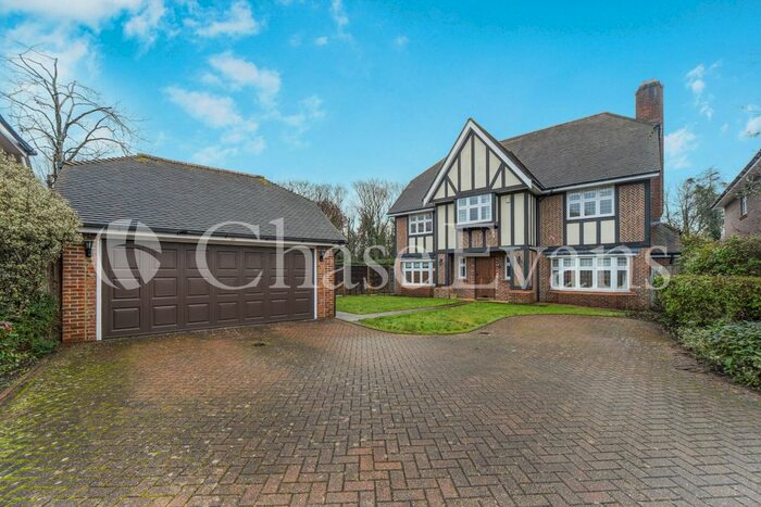 5 Bedroom Detached House To Rent In Limewood Close, Langley Park, Beckenham, BR3