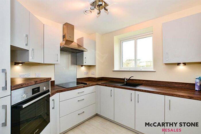 1 Bedroom Apartment For Sale In Elkington House, Charlton Green, Dover, CT16