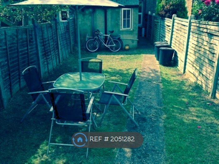 Studio To Rent In Warwick Road, West Drayton, UB7