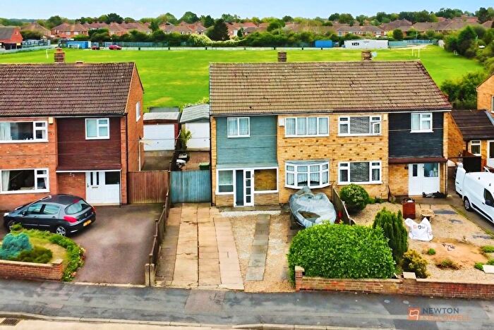 3 Bedroom Semi-Detached House For Sale In Allington Drive, Birstall, LE4