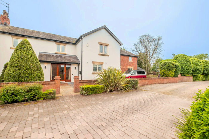 5 Bedroom Farm House For Sale In Bridge Farm Ballam Road, Lytham, FY8