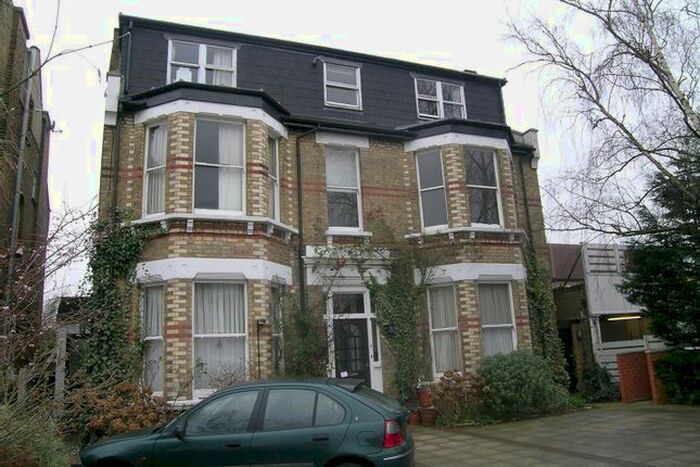 1 Bedroom Flat To Rent In The Avenue, Berrylands, Surbiton, KT5