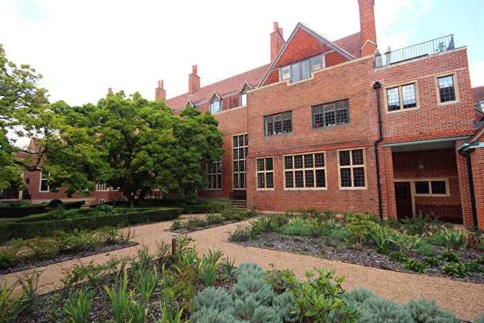 1 Bedroom Apartment To Rent In Kings Drive, Midhurst, GU29