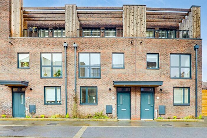 3 Bedroom Terraced House To Rent In Mariner Street, Nottingham, Nottinghamshire, NG2