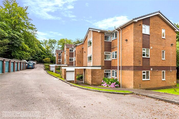 2 Bedroom Flat To Rent In Grange Court, Werneth, Oldham, OL8