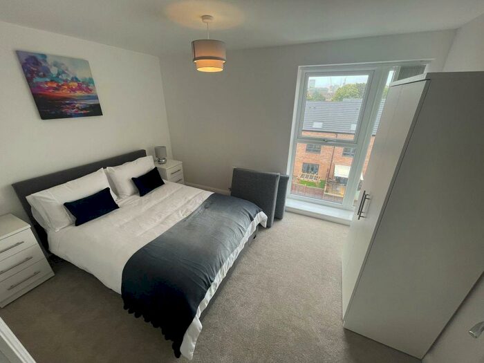 2 Bedroom Flat To Rent In Belgrave Middleway, Birmingham, B5
