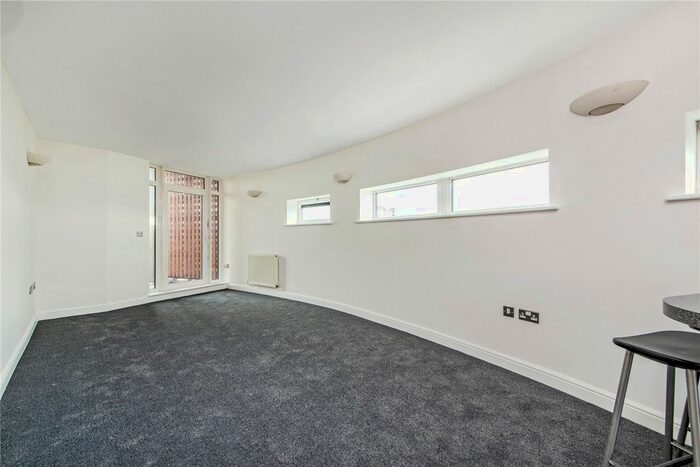 2 Bedroom Flat To Rent In Vanguard House, Martello Street, E8