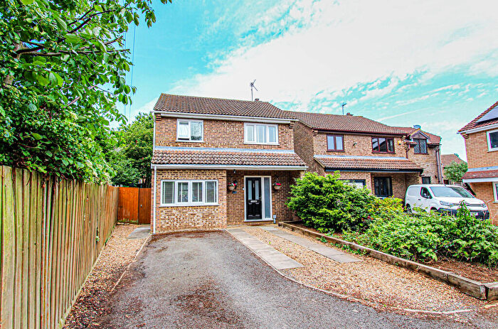 3 Bedroom Detached House For Sale In Marriott Close, Irthlingborough, NN9