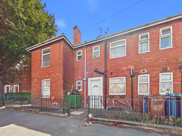 2 Bedroom Flat For Sale In Machell Street, Hull, HU2