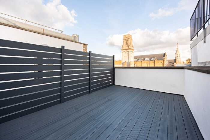 2 Bedroom Apartment To Rent In Flat, - Curtain Road, London, EC2A