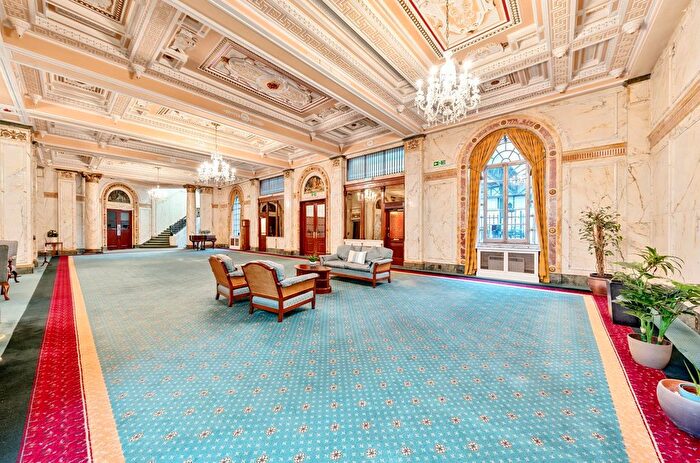 1 Bedroom Flat For Sale In South Western House, Southampton, Hampshire, SO14