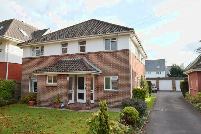 2 Bedroom Flat To Rent In Flaghead Road, Canford Cliffs, Poole, BH13