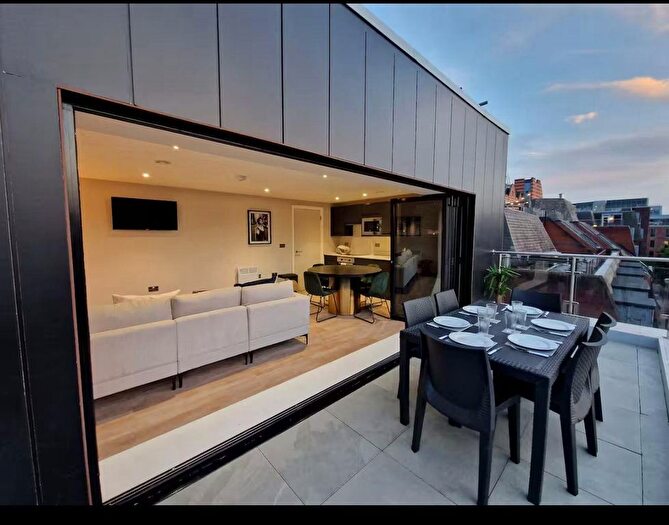 2 Bedroom Flat To Rent In Park Cross Street, Leeds, LS1