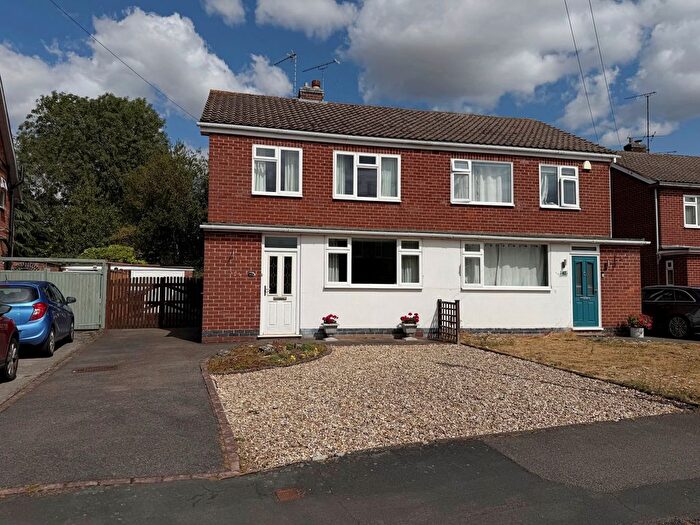 3 Bedroom Semi-Detached House For Sale In Grange Avenue, Kenilworth, CV8