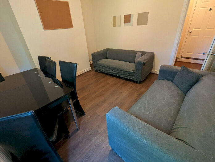 6 Bedroom Terraced House To Rent In Addington Road, Reading, Berkshire, RG1