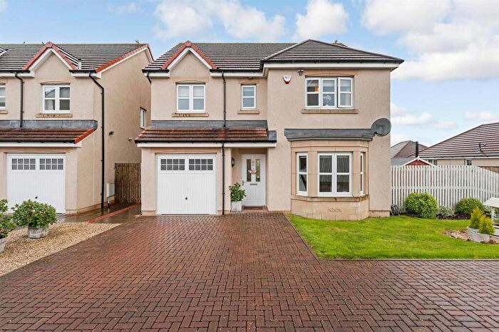 4 Bedroom Detached House For Sale In Fleming Court, Crossgates, KY4