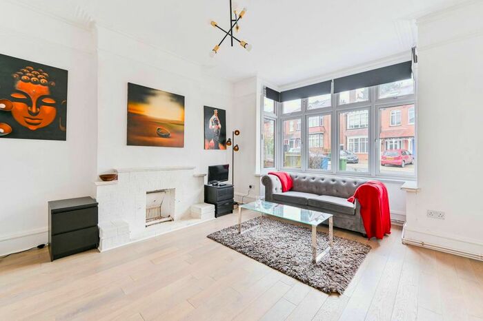 5 Bedroom Semi-Detached House To Rent In Whitehall Road, Harrow, HA1